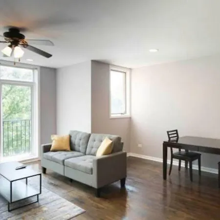 Skydeck Experience At Indiana Place Apartment